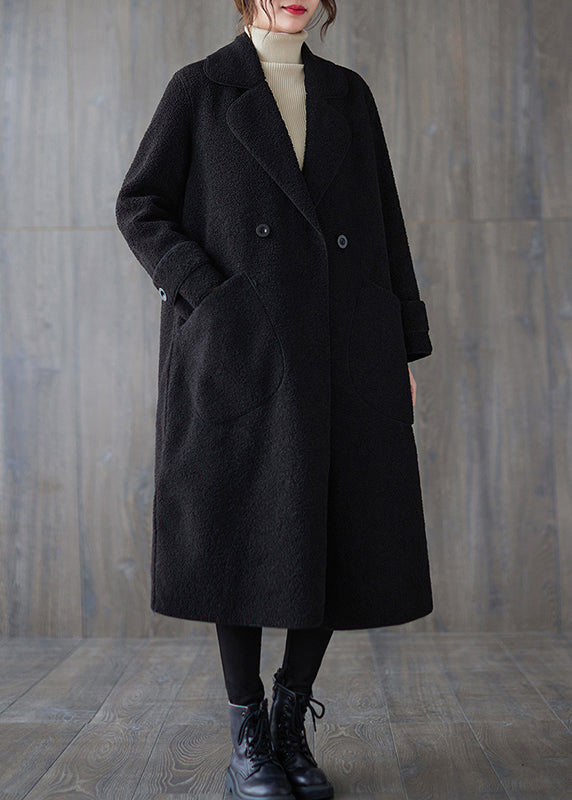 Beautifully Finished Coat in a Timeless Design