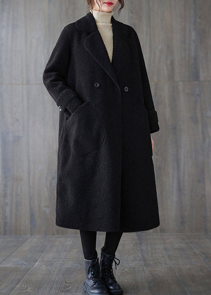 Beautifully Finished Coat in a Timeless Design