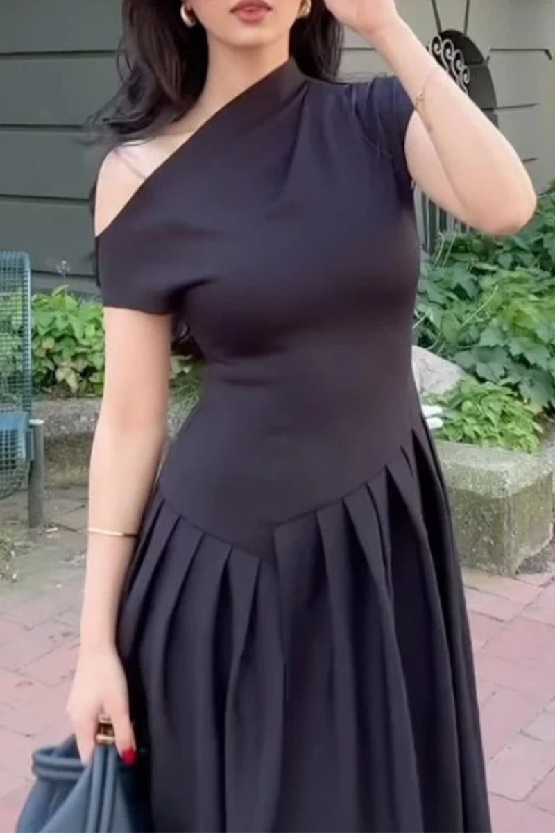 Gracefully Styled Dress for Any Occasion