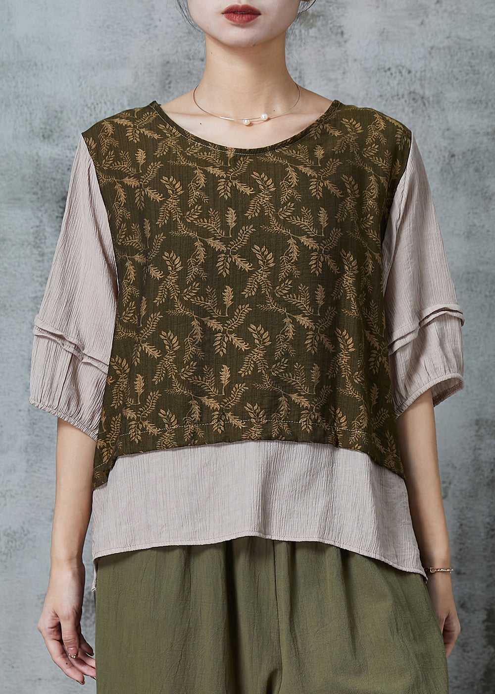 Effortlessly Elegant Top with a Timeless Design