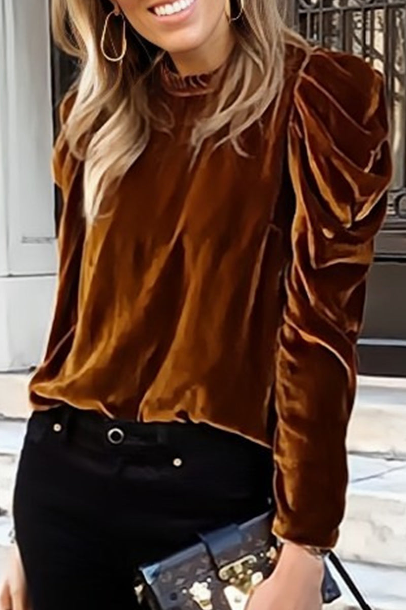 Effortlessly Elegant Top with a Timeless Design