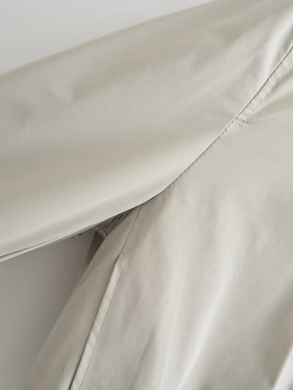 Effortlessly Elegant Jacket with a Timeless Design