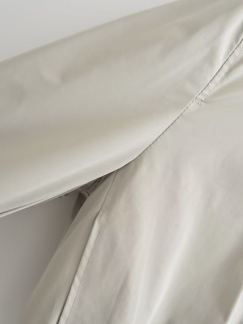 Effortlessly Elegant Jacket with a Timeless Design