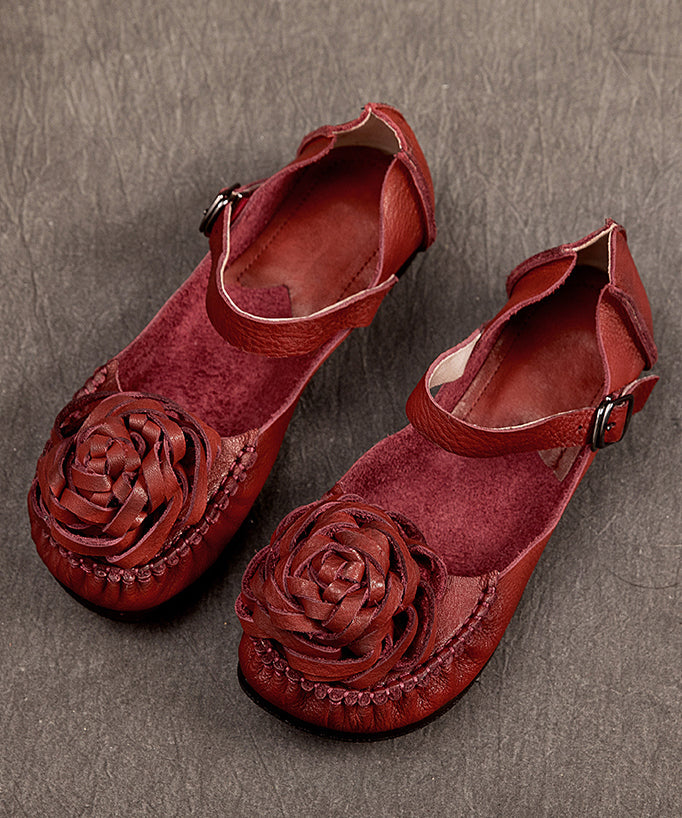Effortlessly Elegant Shoes with a Timeless Design