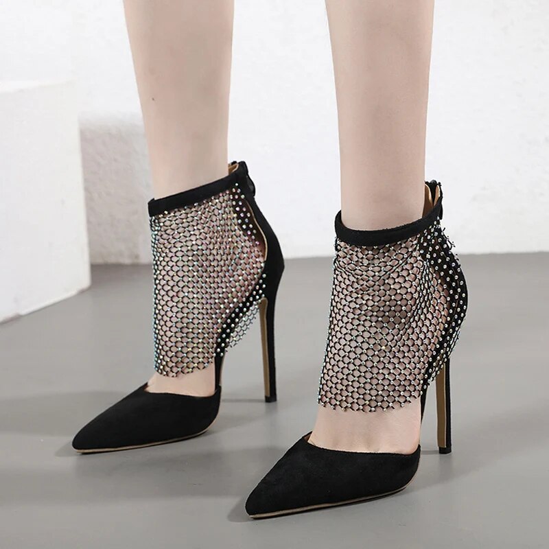 Polished Heels with an Effortless Classic Look