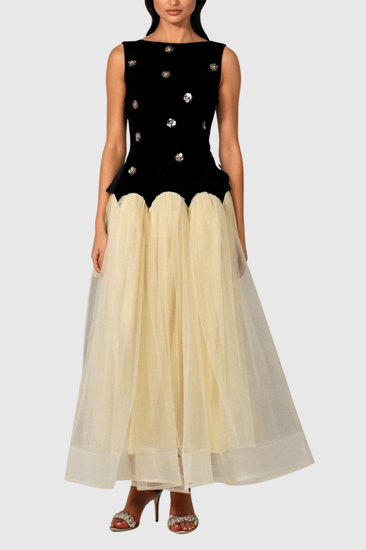Beautifully Crafted Dress in a Classic Style