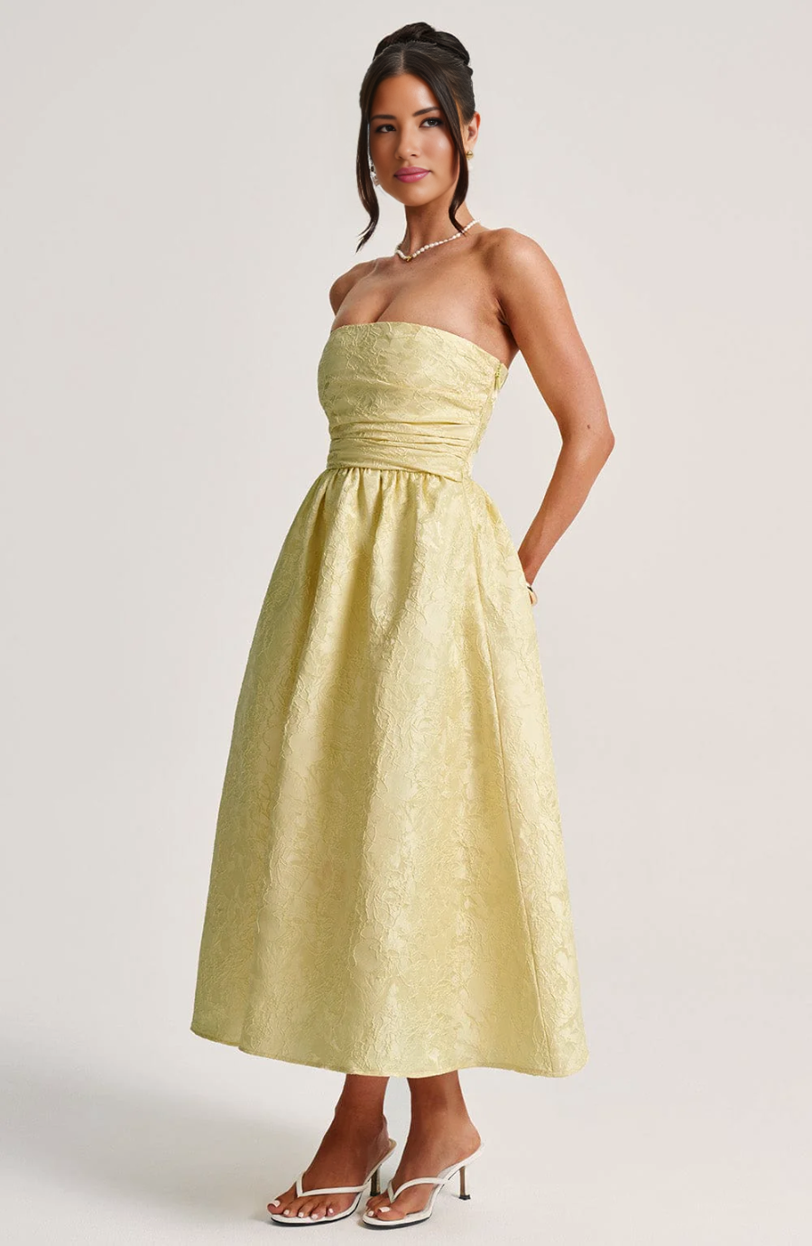 Classic Vintage Dress with a Flattering Fit
