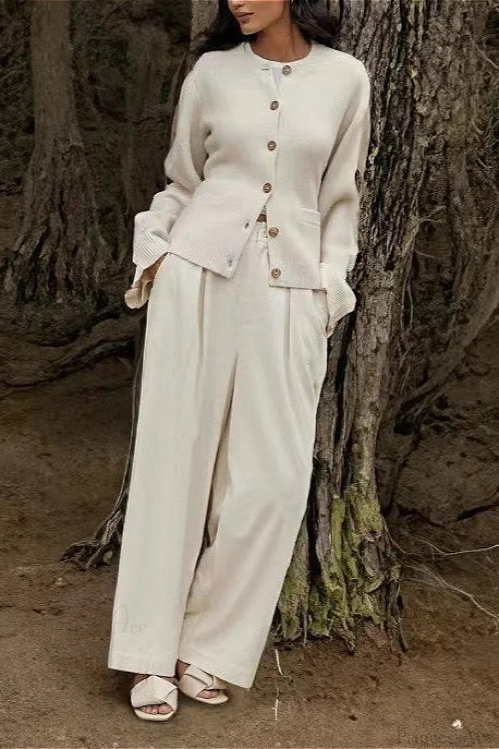 Beautifully Crafted Cardigan in a Classic Style