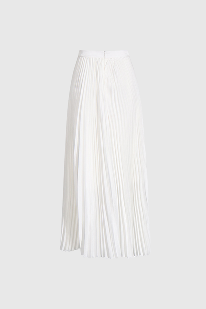 Effortlessly Elegant Garment with a Timeless Design