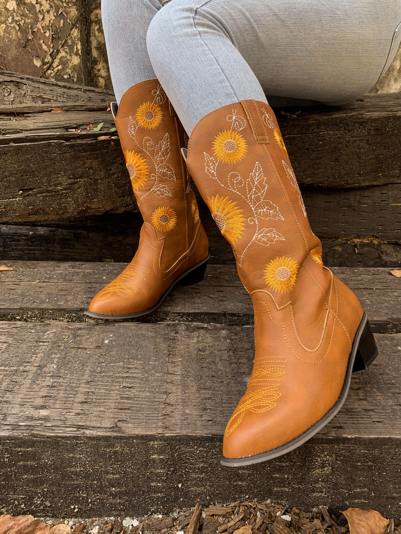Gracefully Styled Boots for Any Occasion