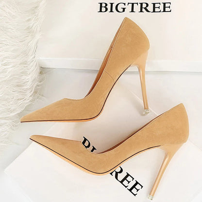 Gracefully Styled Heels for Any Occasion
