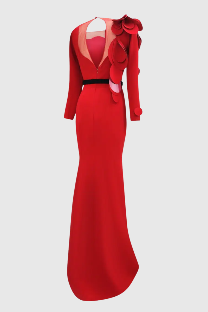 Well Tailored Dress with a Graceful Silhouette