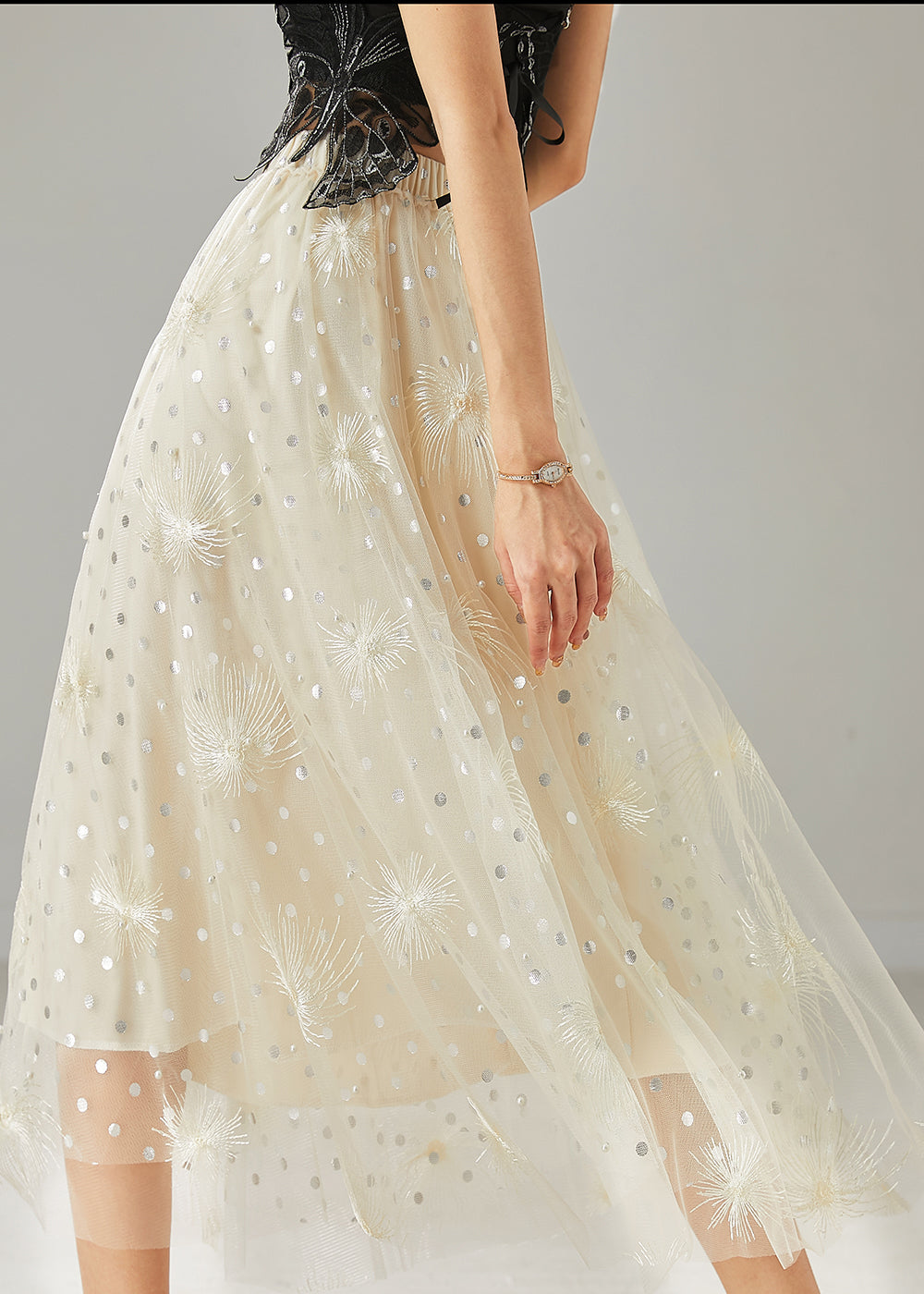 Effortlessly Elegant Garment with a Timeless Design