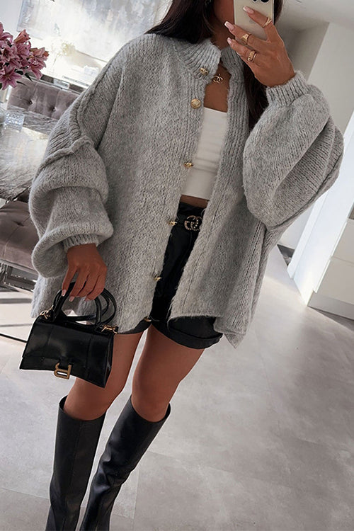 Effortlessly Elegant Cardigan with a Timeless Design