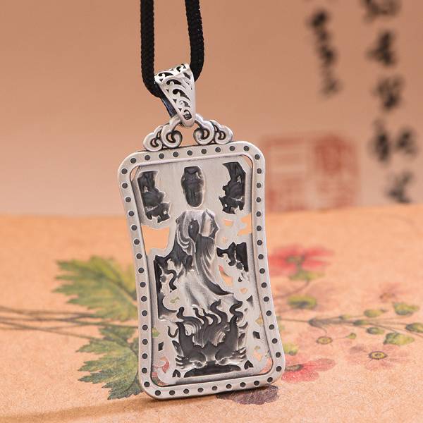 Beautifully Finished Garment in a Timeless Design