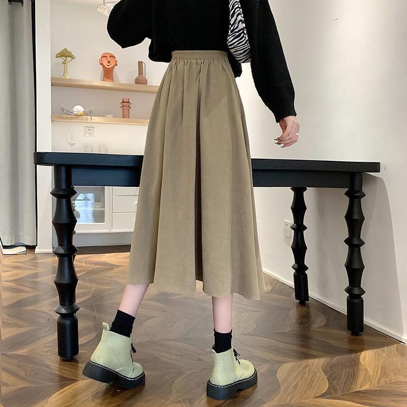 Sophisticated Garment with a Clean Classic Look