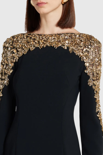 Gracefully Styled Dress for Any Occasion