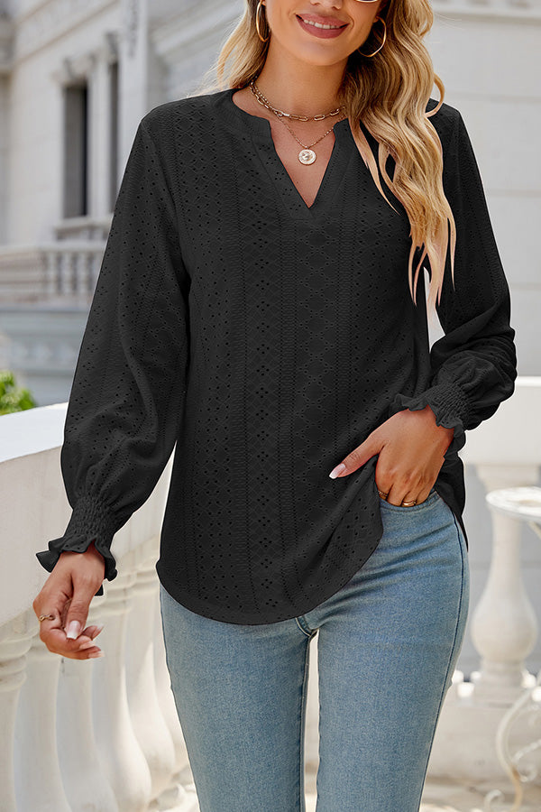 Well Tailored Top with a Graceful Silhouette
