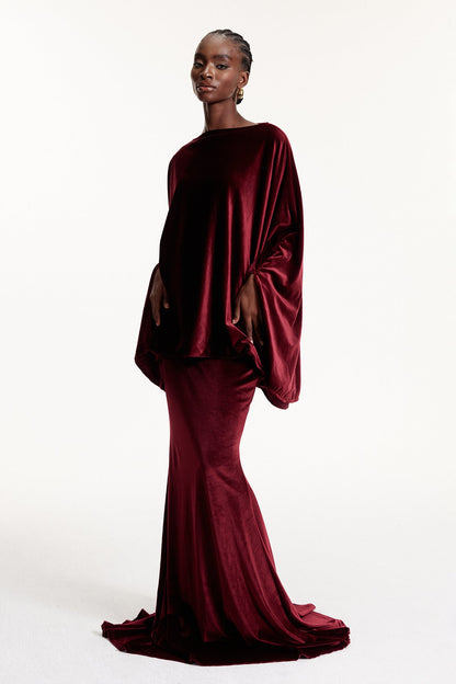 Well Tailored Garment with a Graceful Silhouette
