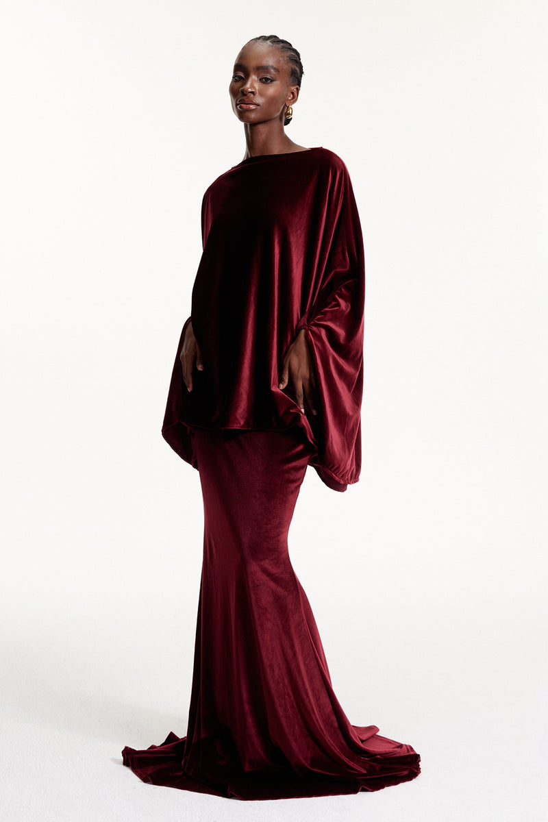 Well Tailored Garment with a Graceful Silhouette