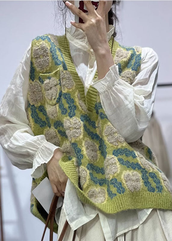 Well Tailored Coat with a Graceful Silhouette