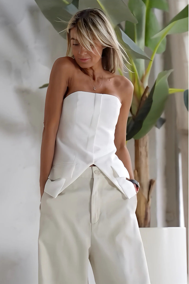 Effortlessly Elegant Pants with a Timeless Design