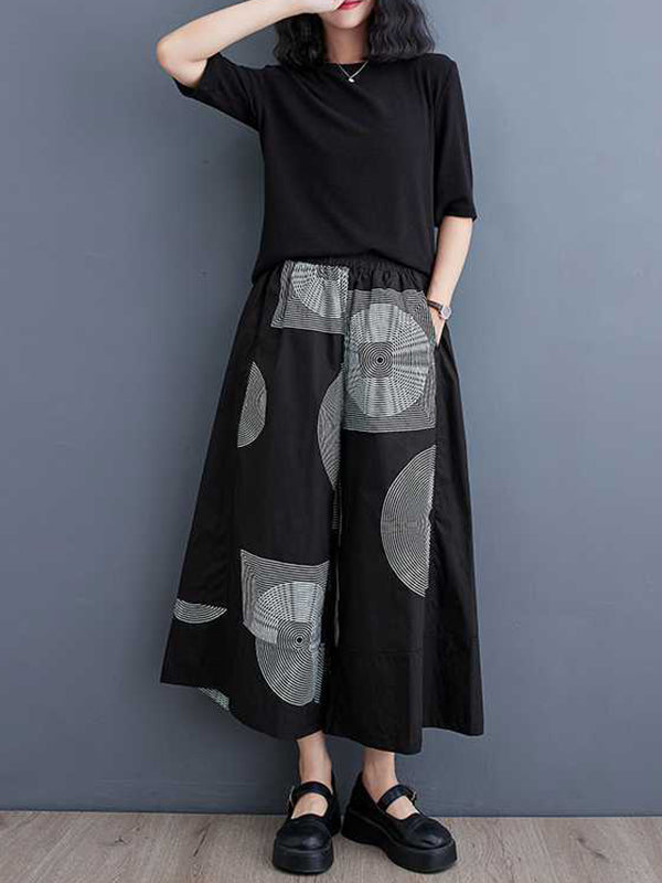 A Vintage Style Trousers with Delicate Timeless Details