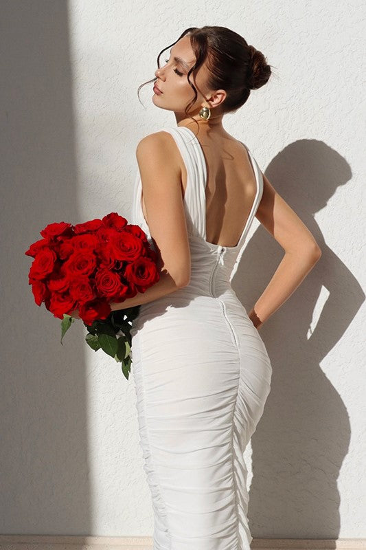 Well Tailored Dress with a Graceful Silhouette