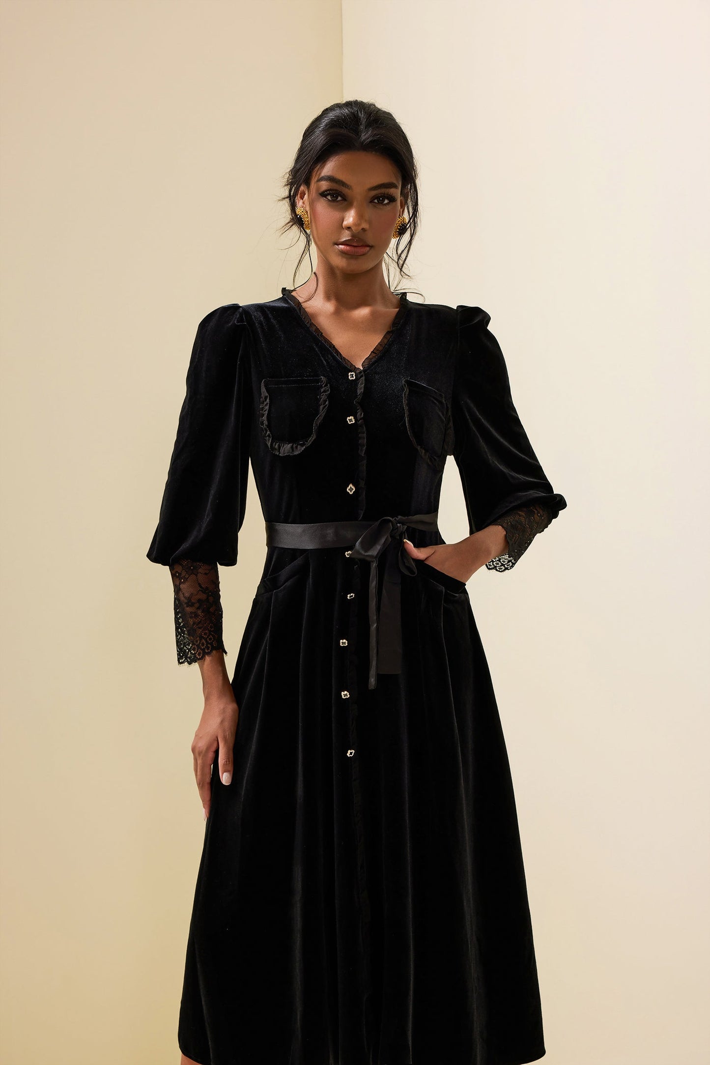 Classic Vintage Dress with a Flattering Fit