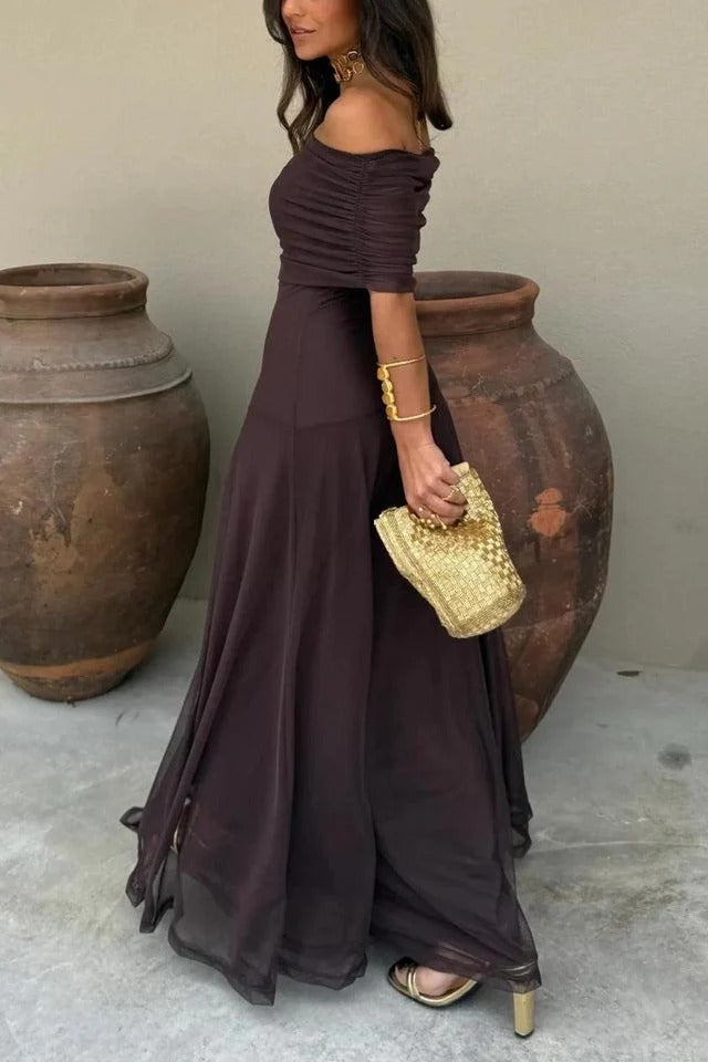 Effortlessly Elegant Dress with a Timeless Design
