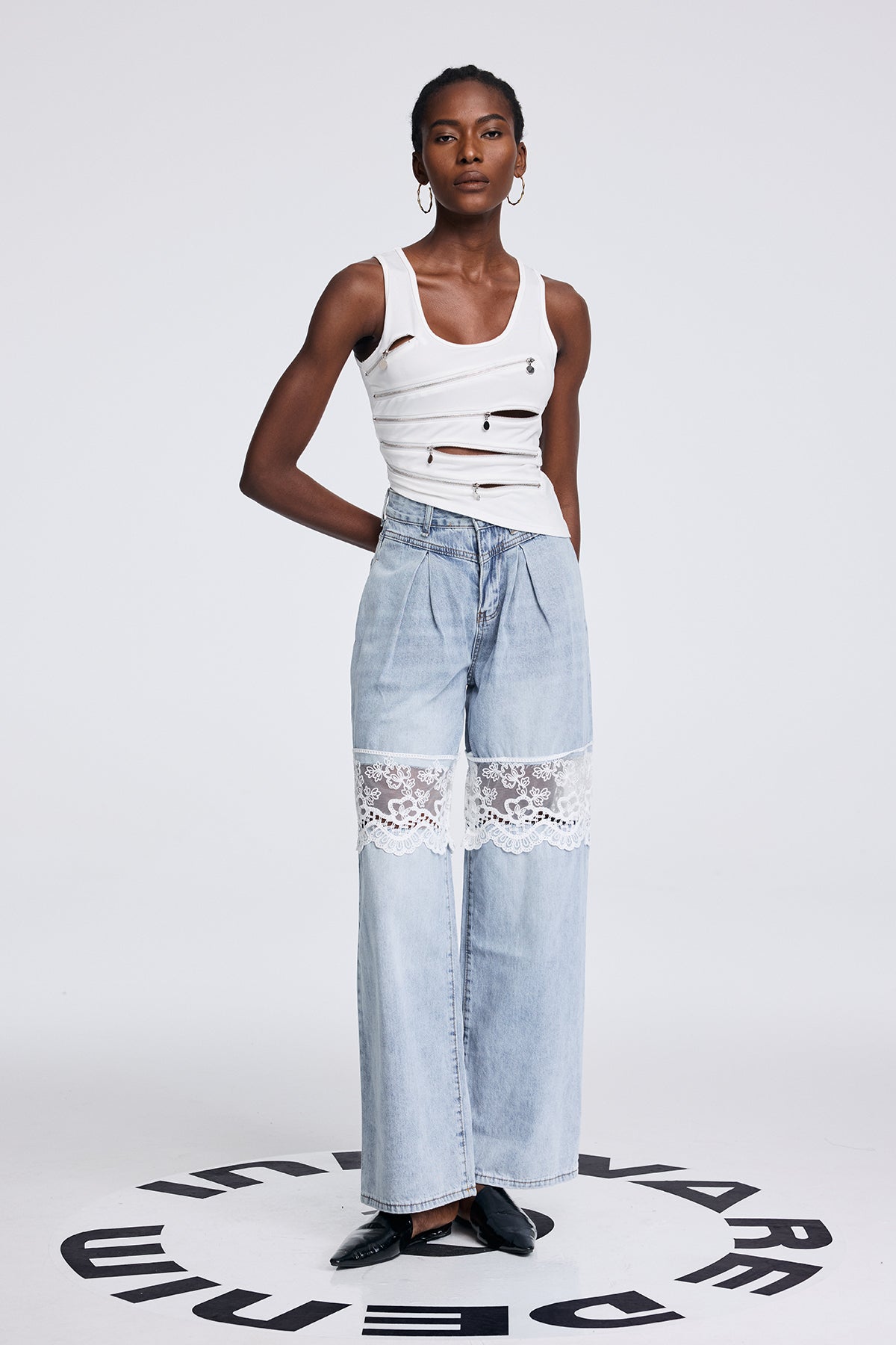 Beautifully Finished Top in a Timeless Design