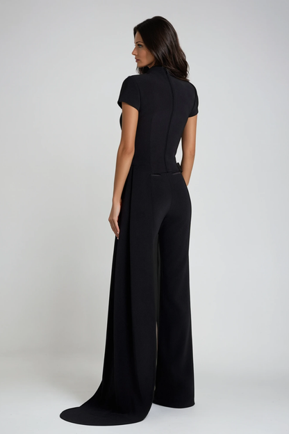 Well Tailored Pants with a Graceful Silhouette