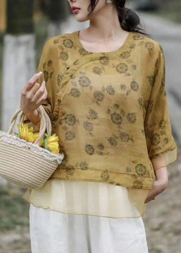 Beautifully Crafted Blouse in a Classic Style