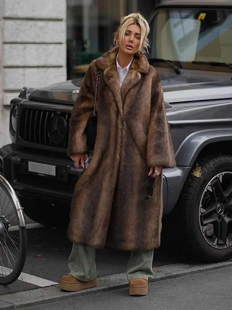 Effortlessly Elegant Coat with a Timeless Design