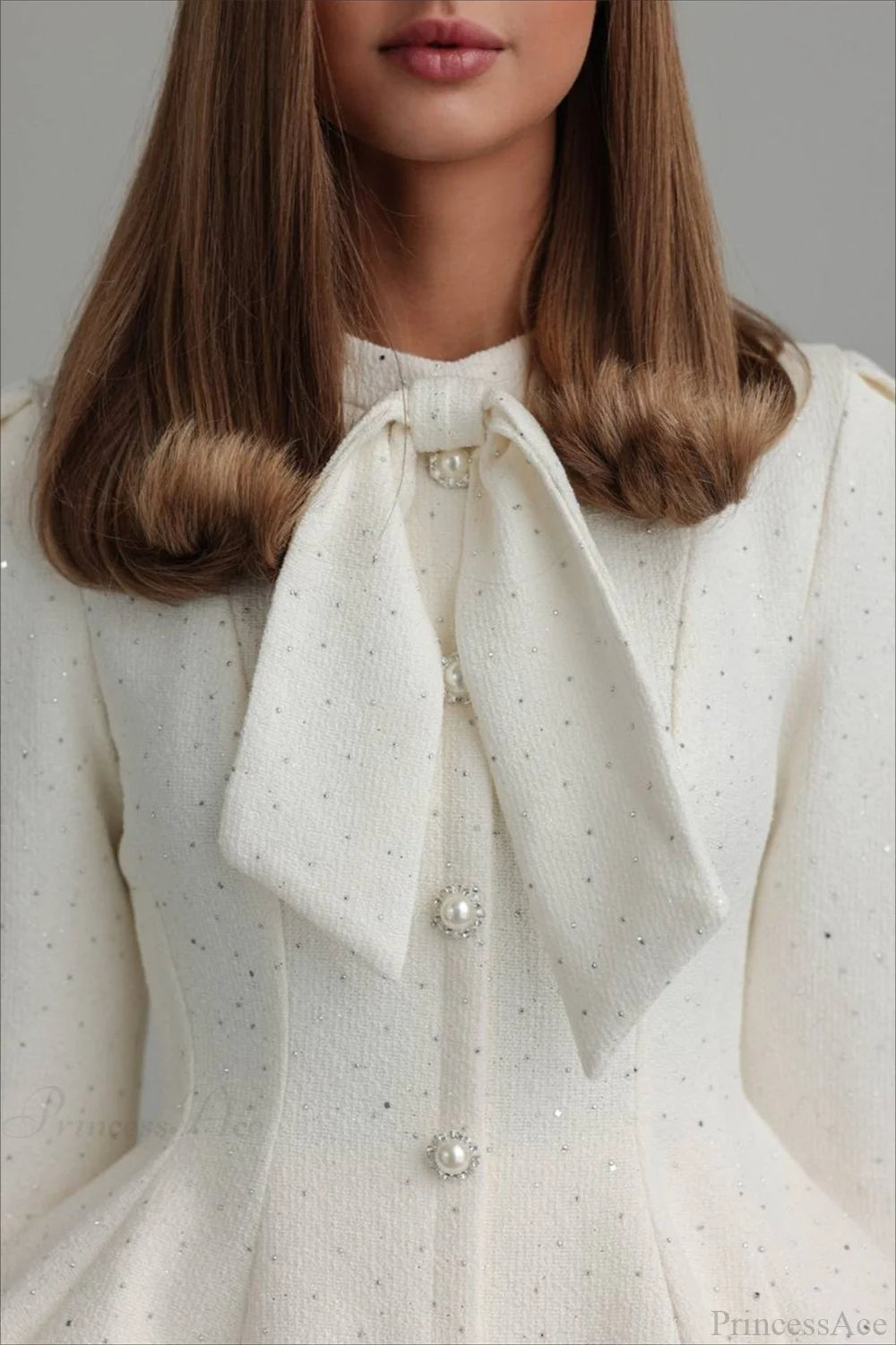 Effortlessly Elegant Garment with a Timeless Design