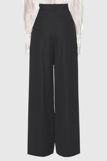 Beautifully Crafted Trousers in a Classic Style