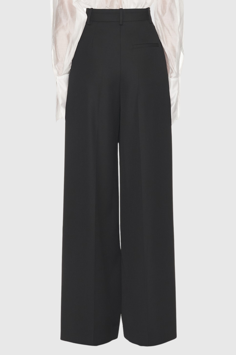 Beautifully Crafted Trousers in a Classic Style
