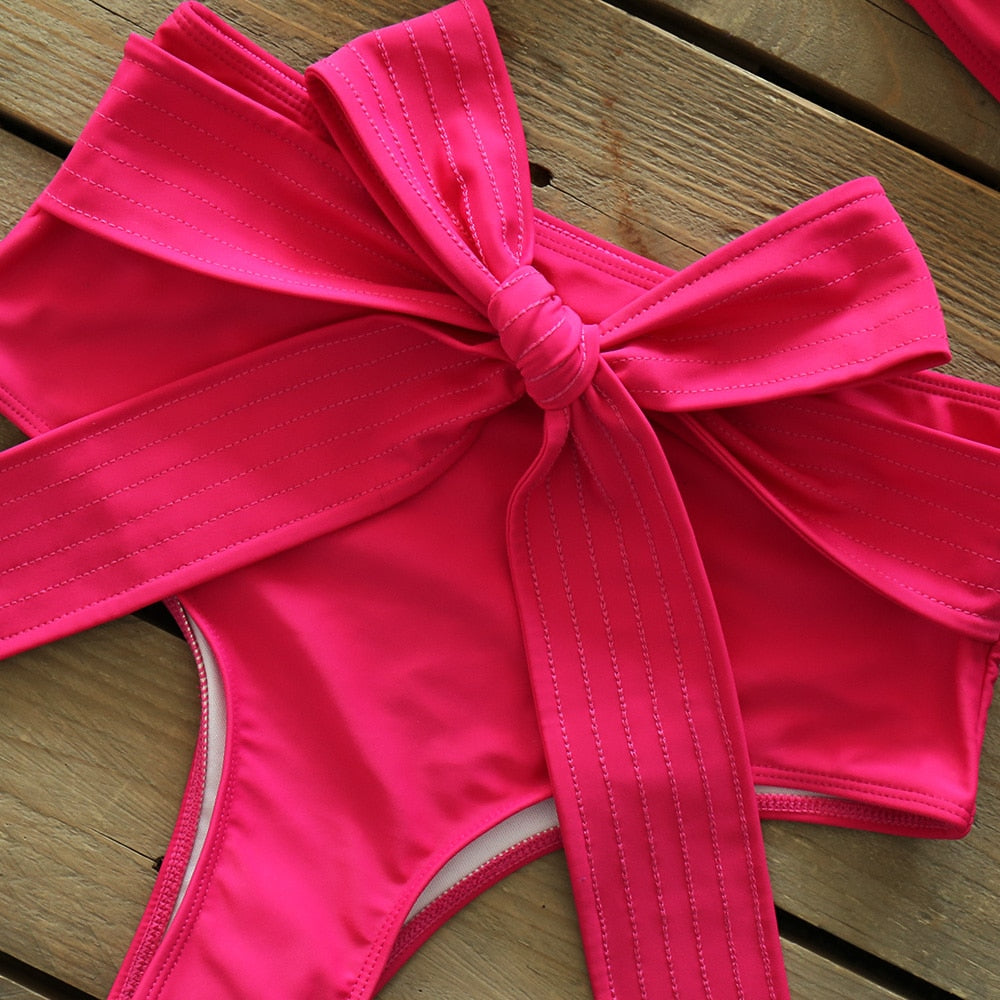 Well Tailored Swimsuit with a Graceful Silhouette