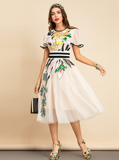 Sophisticated Dress with a Clean Classic Look