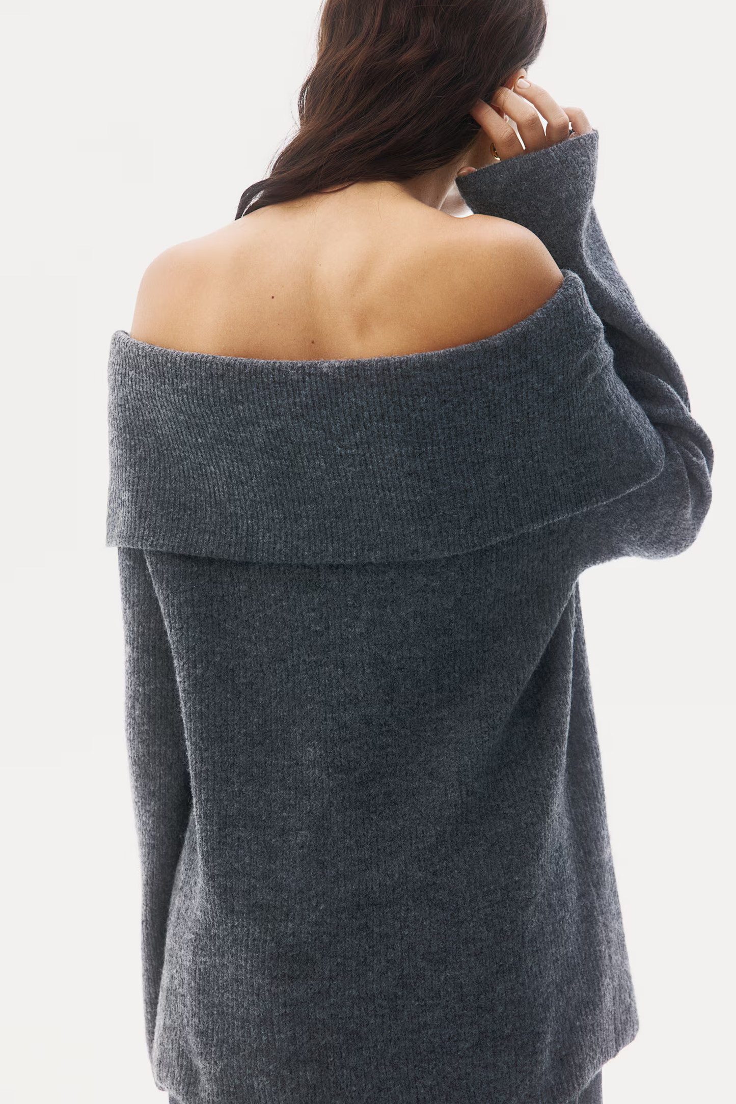 Well Tailored Top with a Graceful Silhouette
