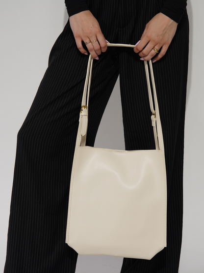 Gracefully Styled Bag for Any Occasion