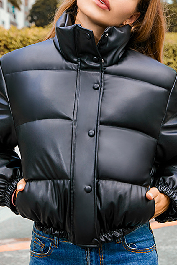 Effortlessly Elegant Garment with a Timeless Design