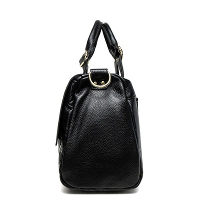 Well Tailored Bag with a Graceful Silhouette