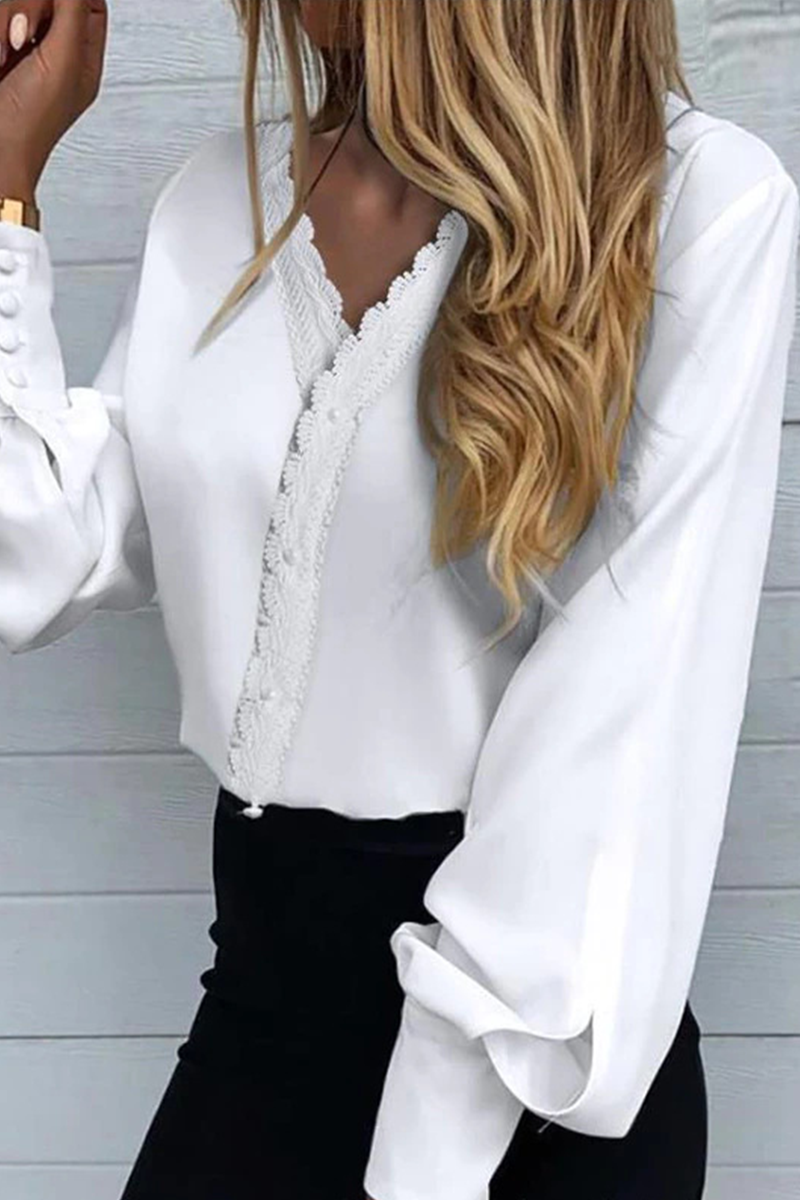 Well Tailored Top with a Graceful Silhouette