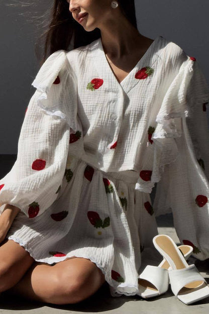 Classic Vintage Blouse with a Flattering Fit
