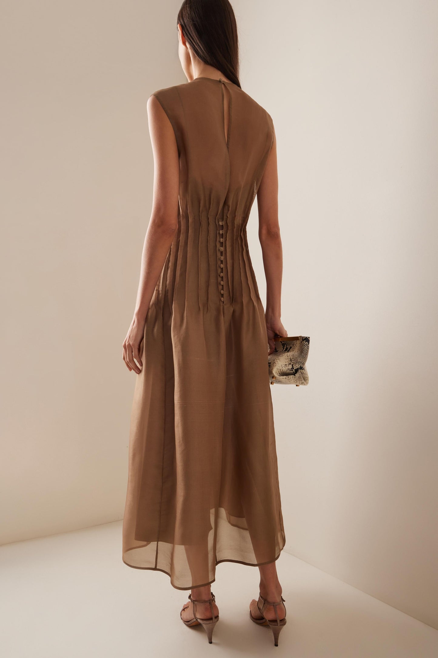 Gracefully Styled Dress for Any Occasion