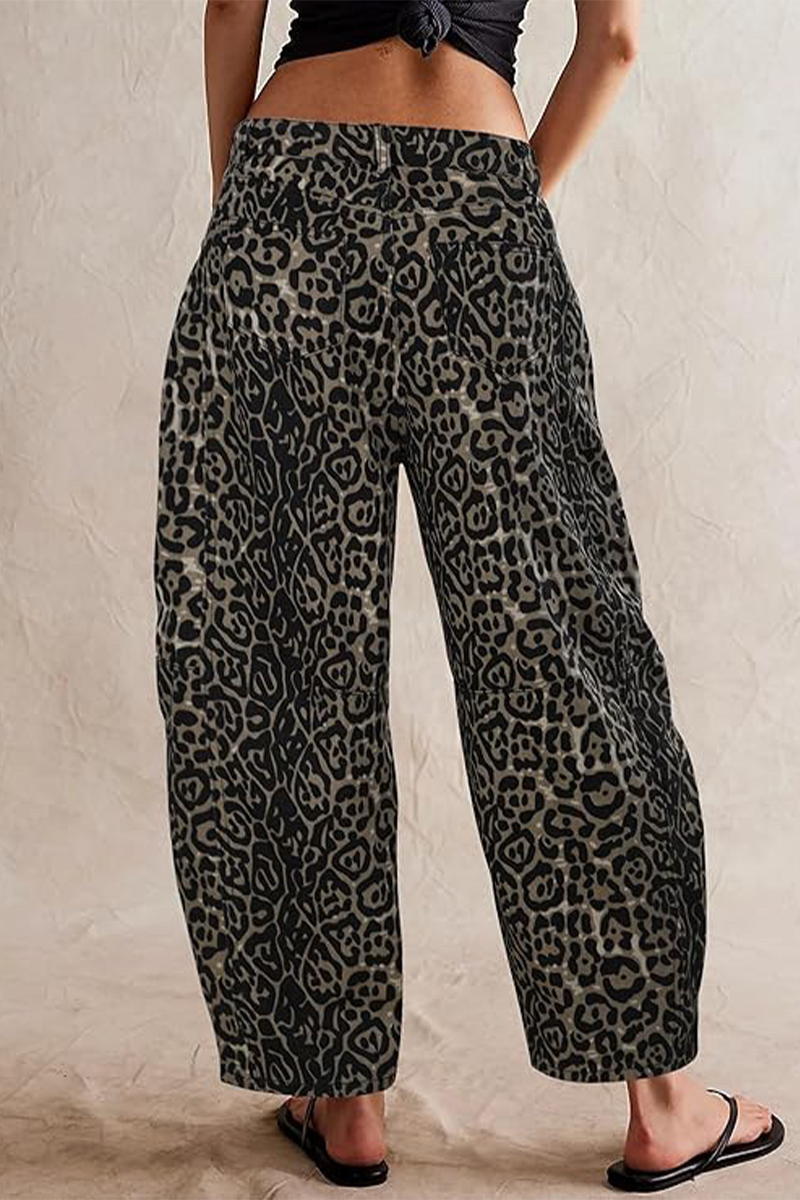 Effortlessly Elegant Garment with a Timeless Design