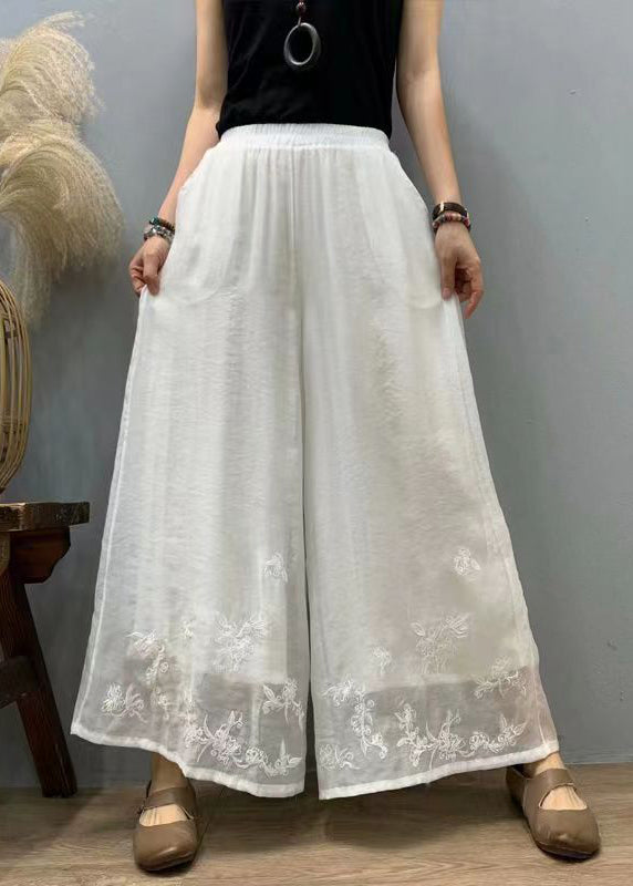 Effortlessly Elegant Pants with a Timeless Design