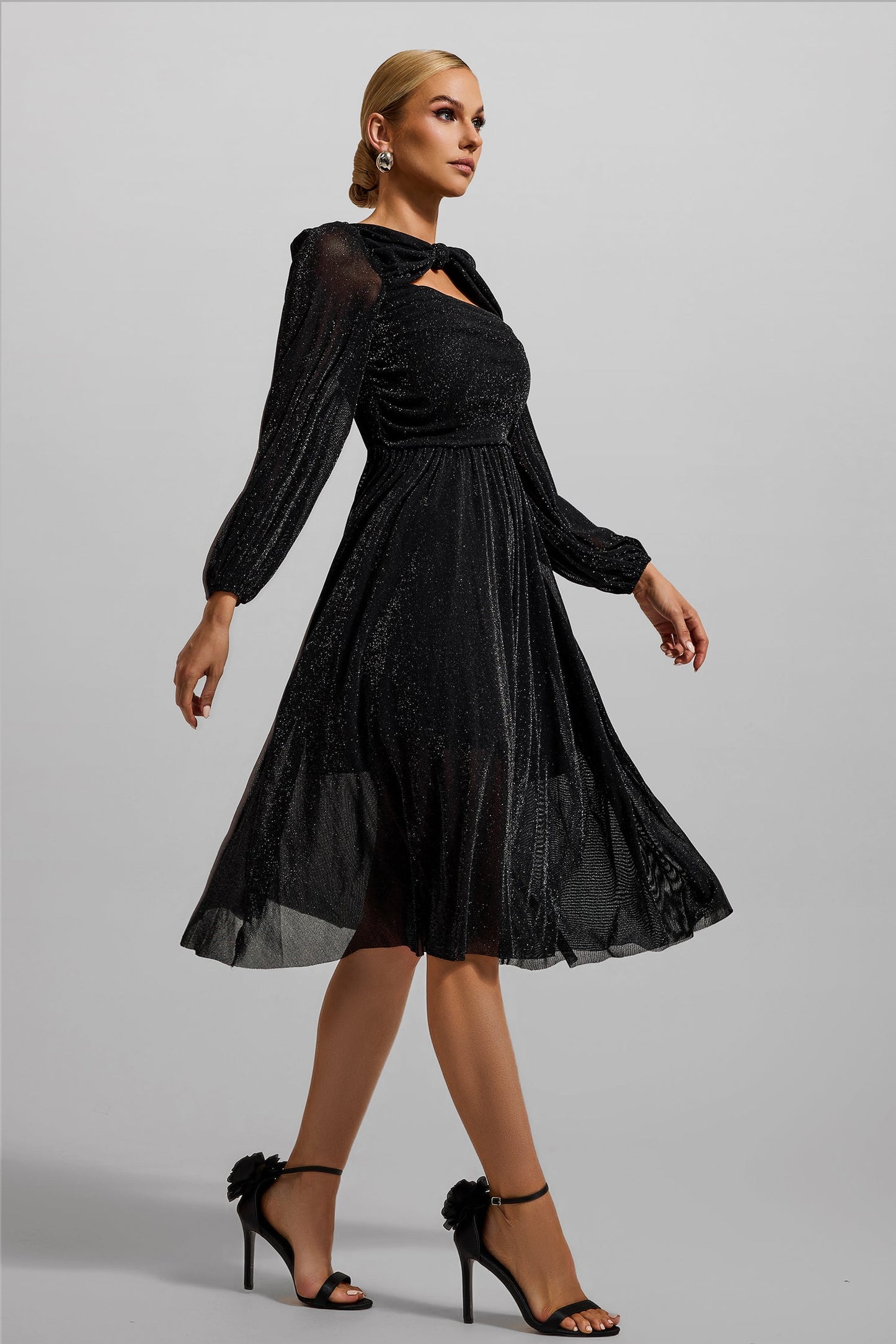 Gracefully Styled Dress for Any Occasion