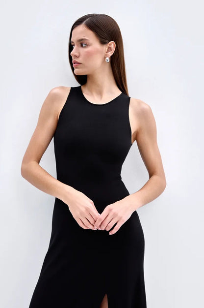 Effortlessly Elegant Sweater with a Timeless Design